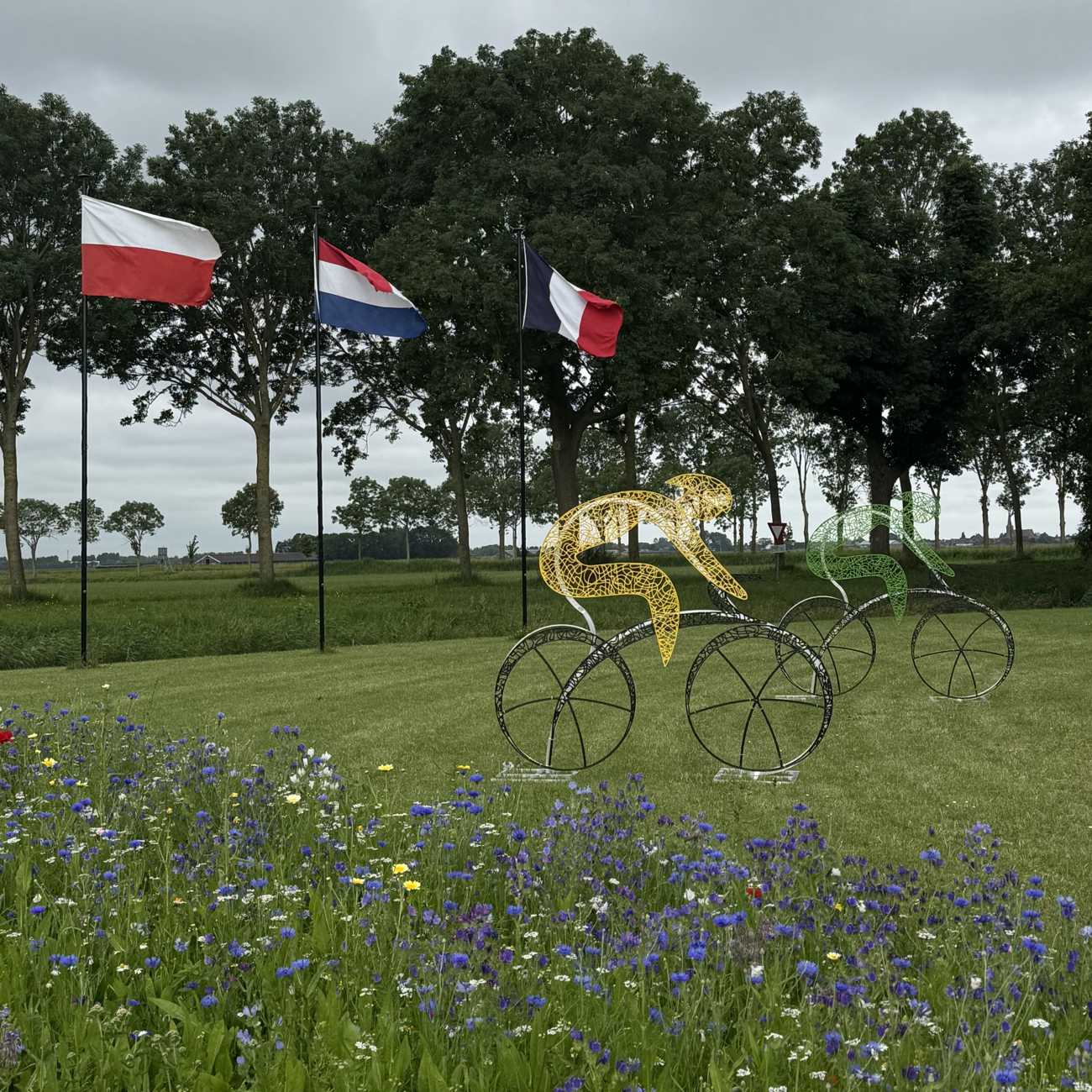 Tour de France start in stijl: kleurrijke Recyprint-fietsers op ons terrein