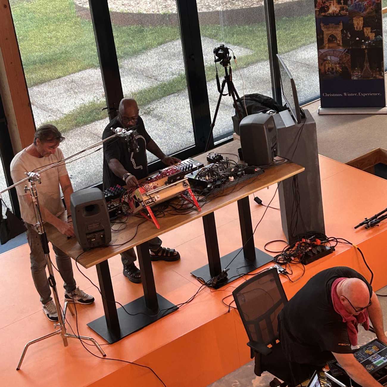 Learn to Play, Lucien Foort bij Avontuur